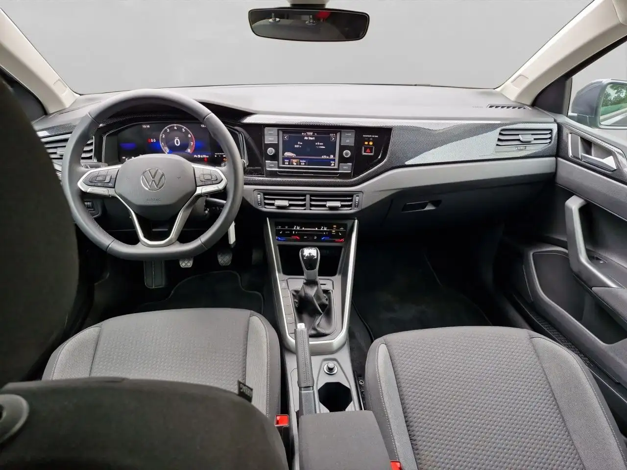 Volkswagen Polo 1.0 TSI Life LED Klima Einparkhilfe — Galería del vehículo 13