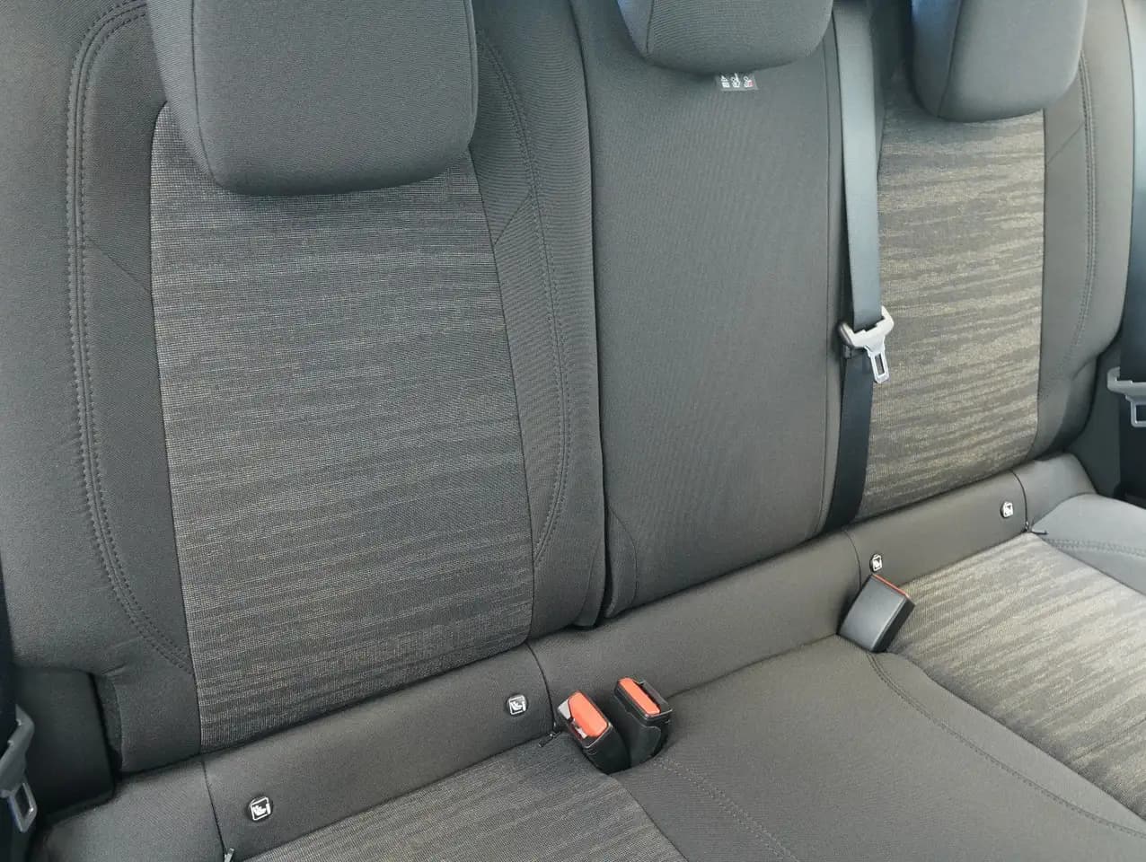 Jeep Avenger 1.2 T-GDI Longitude — Vehicle gallery 15