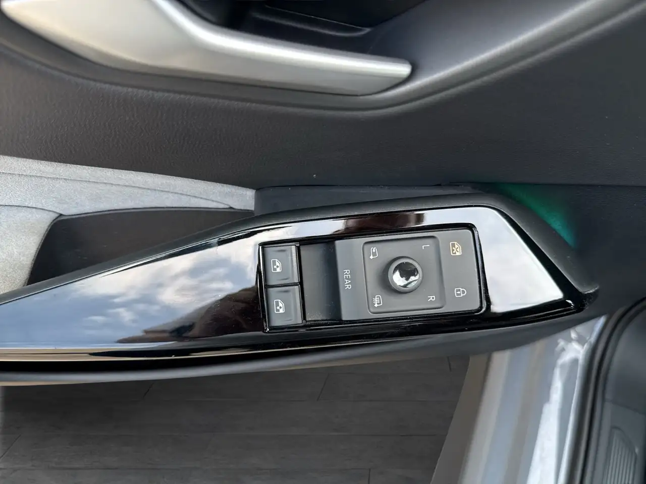 Volkswagen ID.3 Pro MOVE CAM ACC LM19 NAVI SITZHEIZUNG — Galería del vehículo 21