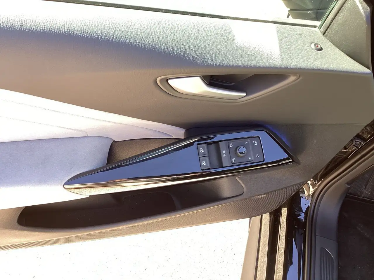 Volkswagen ID.3 Pro Move 58kWh Navi LED Kamera Keyless — معرض صور السيارة 17