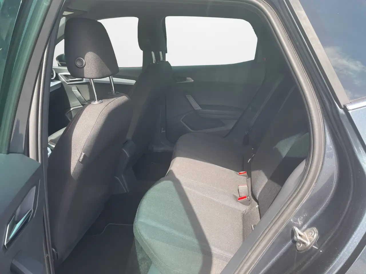 SEAT Arona FR 1.0 TSI 6-Gang — معرض صور السيارة 12