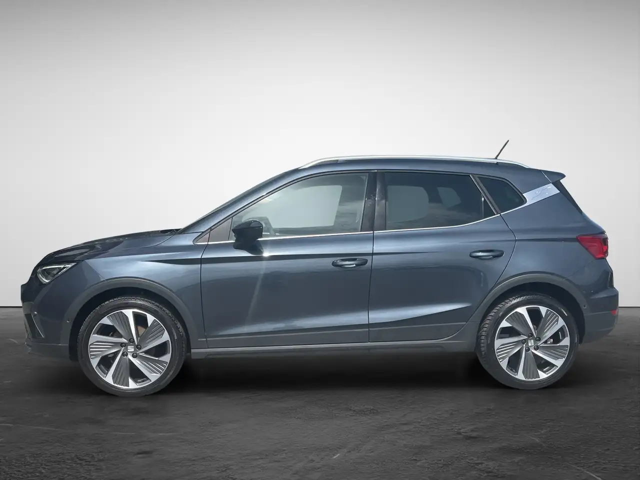 SEAT Arona FR 1.0 TSI 6-Gang — معرض صور السيارة 4