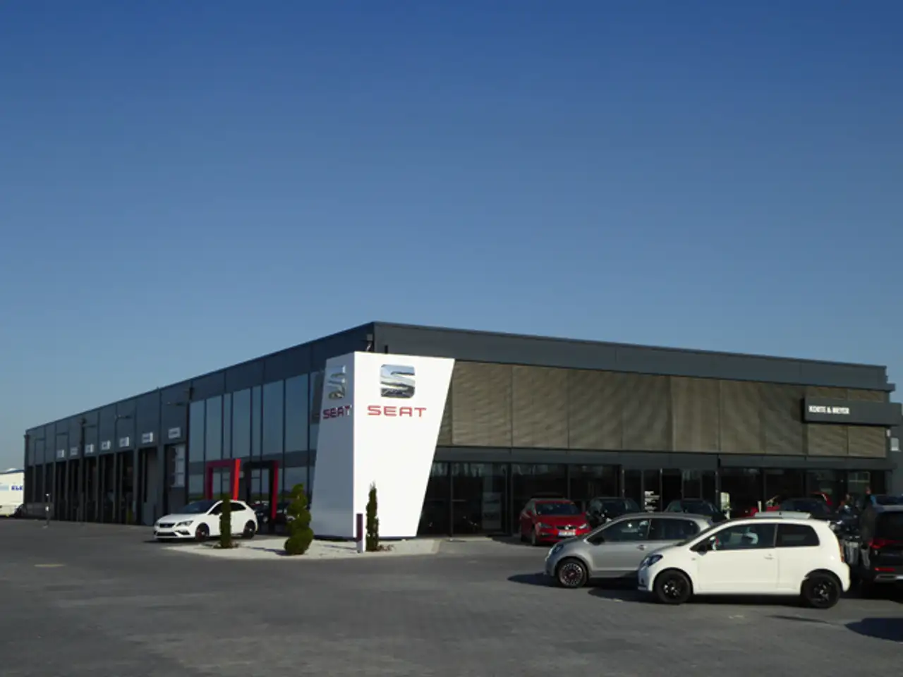 Maxus Sonstige Grand SUV 70kWh +Tempomat+PanoDach+ — Vehicle gallery 24