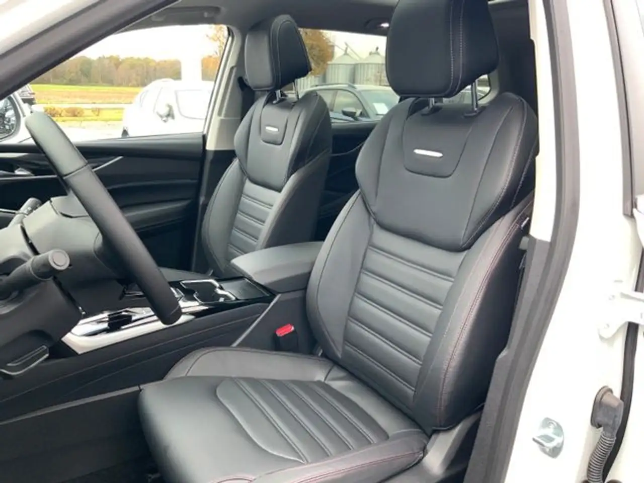 Maxus Sonstige Grand SUV 70kWh +Tempomat+PanoDach+ — Vehicle gallery 11