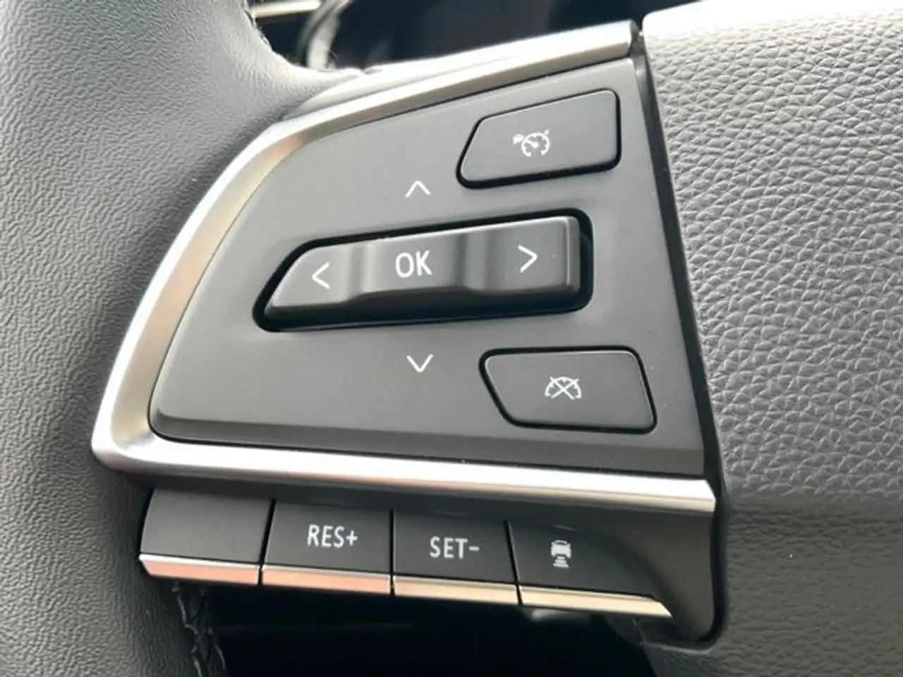 Maxus Sonstige Grand SUV 70kWh +Tempomat+PanoDach+ — Vehicle gallery 15