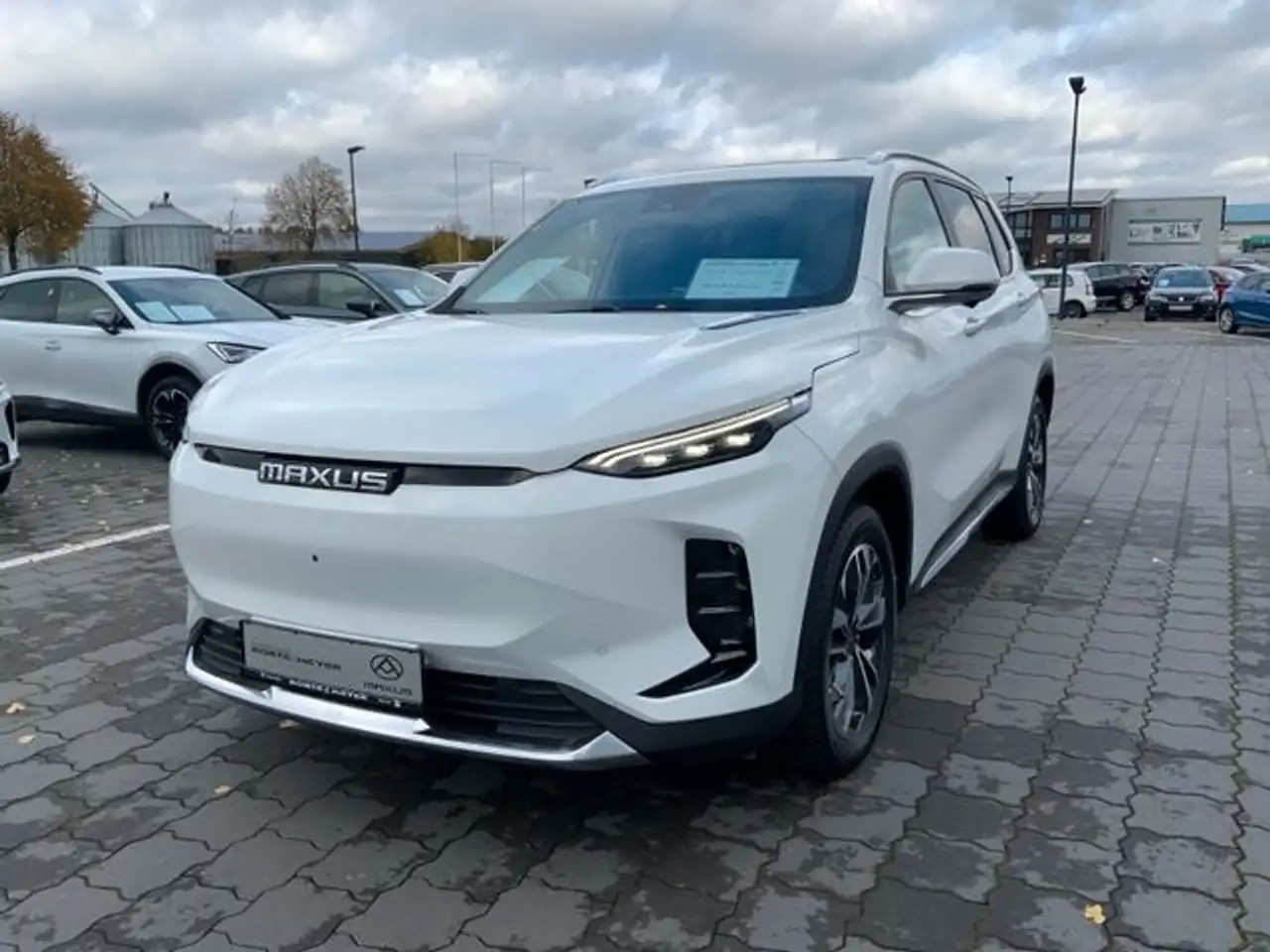 Maxus Sonstige Grand SUV 70kWh +Tempomat+PanoDach+ — Vehicle gallery 2