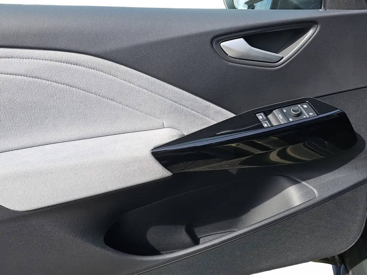 Volkswagen ID.3 58 kwh Pro Move 19"ALLWETTER — Vehicle gallery 15