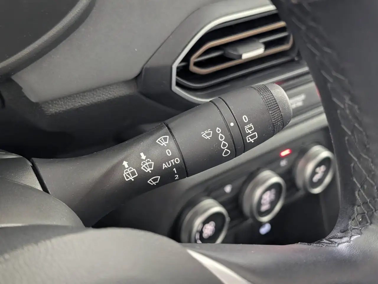 Dacia Jogger TCe 110 Extreme+ 7-Sitzer Navi SHZ — Galería del vehículo 30