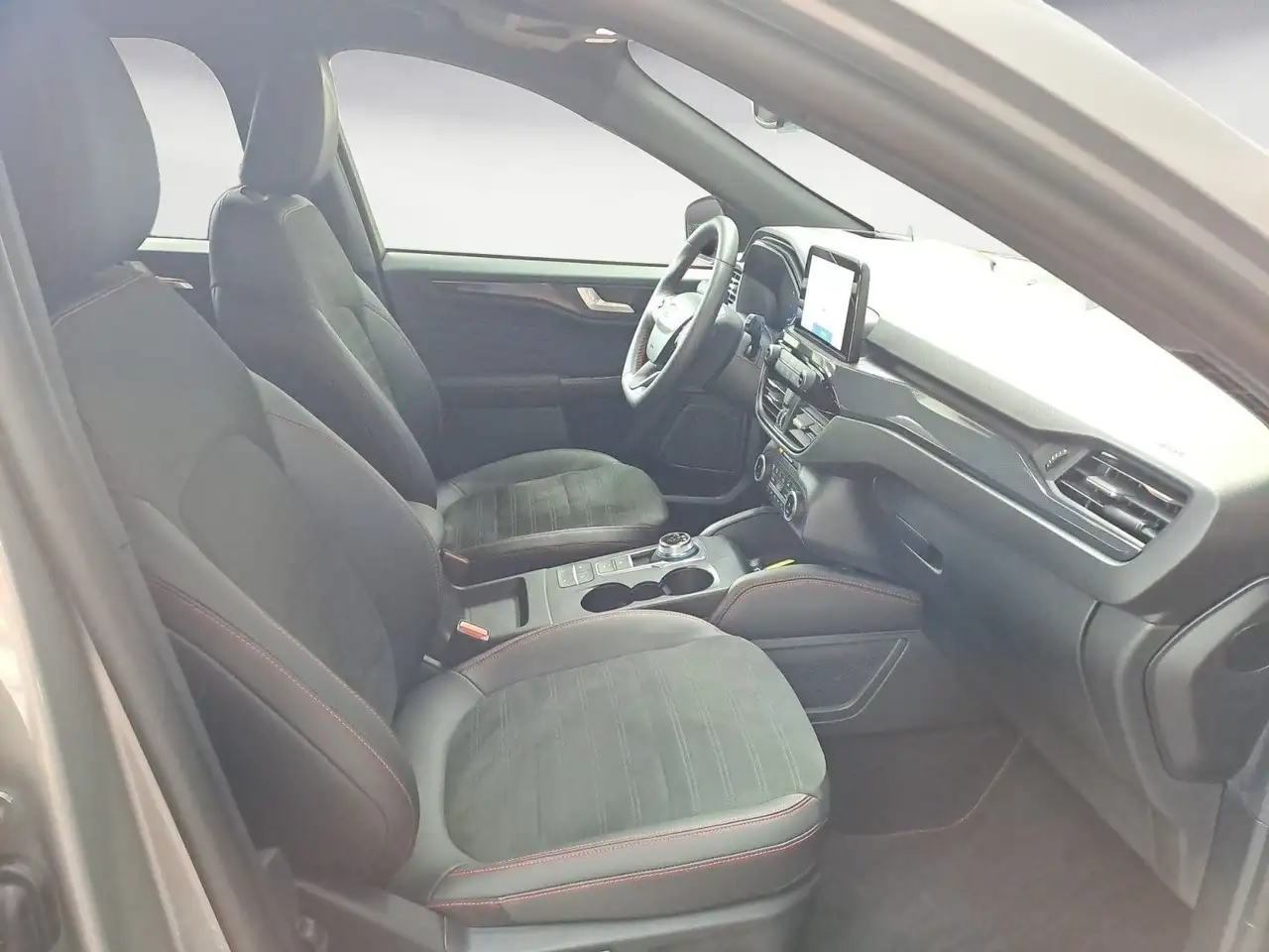Ford Kuga 2.5 Duratec Hybrid ST-Line X — Vehicle gallery 12