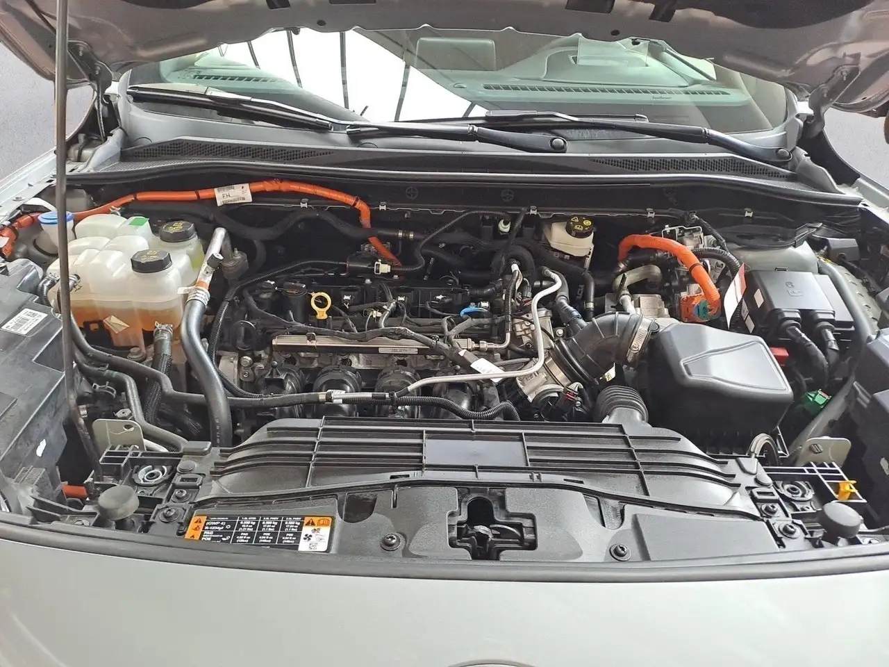 Ford Kuga 2.5 Duratec Hybrid ST-Line X — Vehicle gallery 15