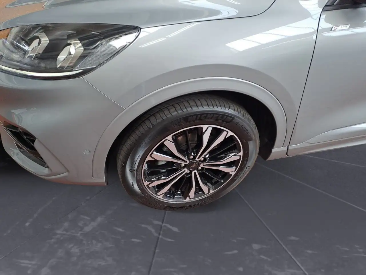 Ford Kuga 2.5 Duratec Hybrid ST-Line X — Vehicle gallery 6