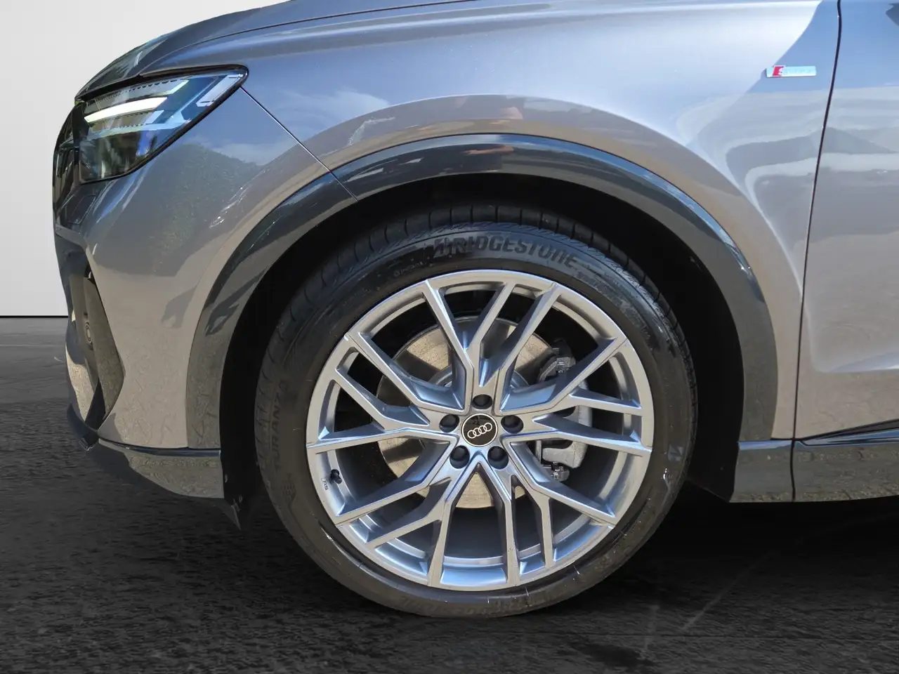 Audi Q4 e-tron 45 quattro S line LED-Matrix AHK HeadUp 21 Zoll — Vehicle gallery 5