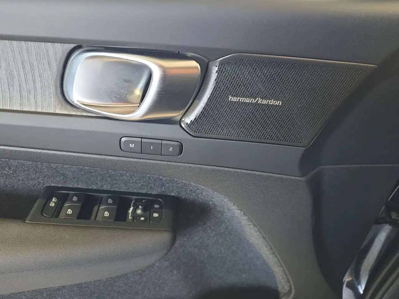 Volvo XC40 B4 Plus Dark ACC BLIS 360° Leder Pixel-LED — Galerie du véhicule 17