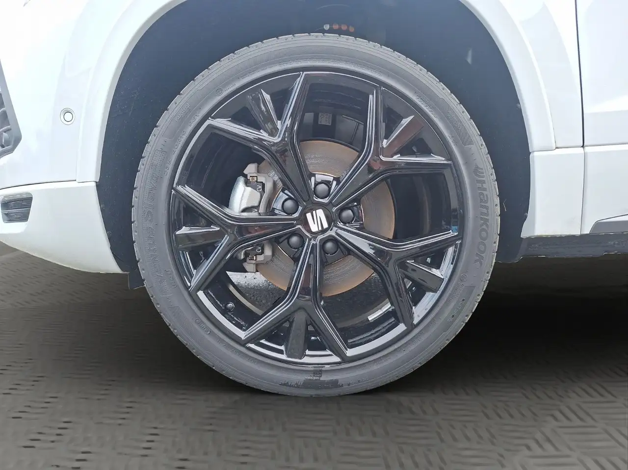 SEAT Ateca FR Black Edition 1.5 TSI DSG / Navi / 19" — Galería del vehículo 28