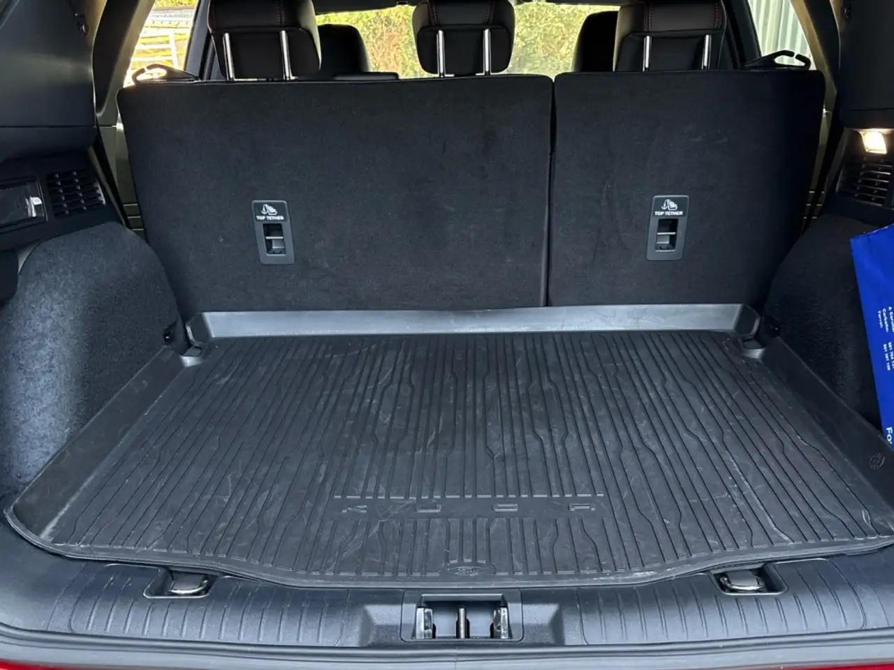 Ford Kuga 2.5 FHEV ST-LINE X AWD AUTO 5P — معرض صور السيارة 13