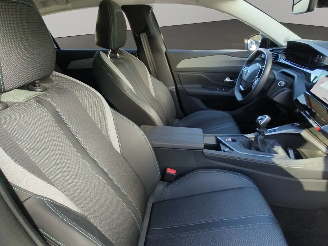 Peugeot 308 1.2 PURETECH 130 ALLURE 130 5P — Galería del vehículo 16