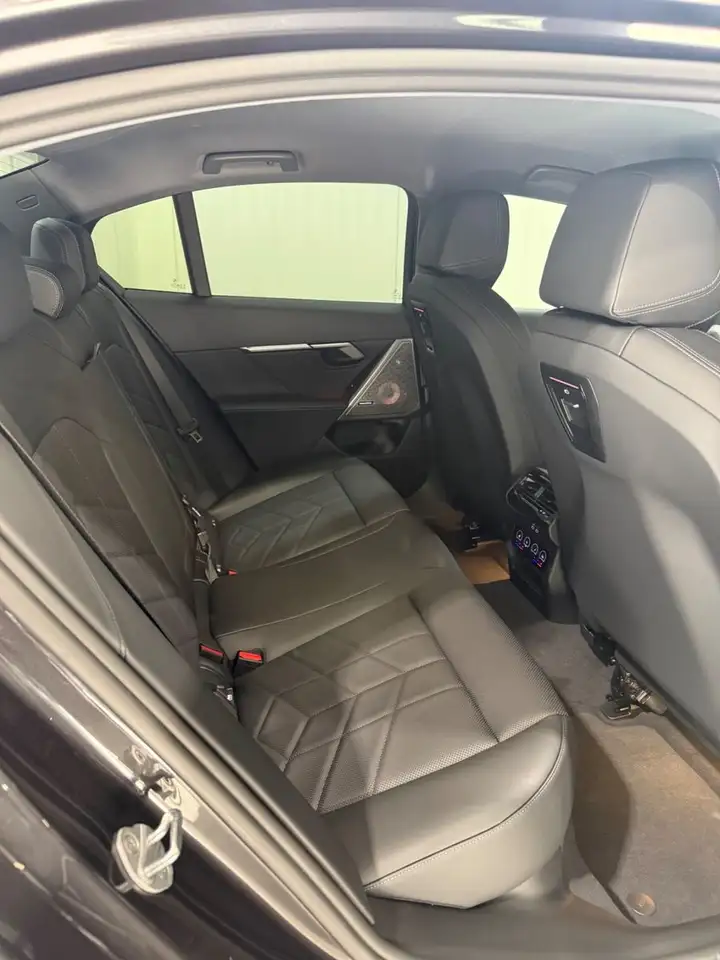 BMW 520 i Limousine, Head-UP, Bowers&Wilkins, 1 Hand — Galería del vehículo 19