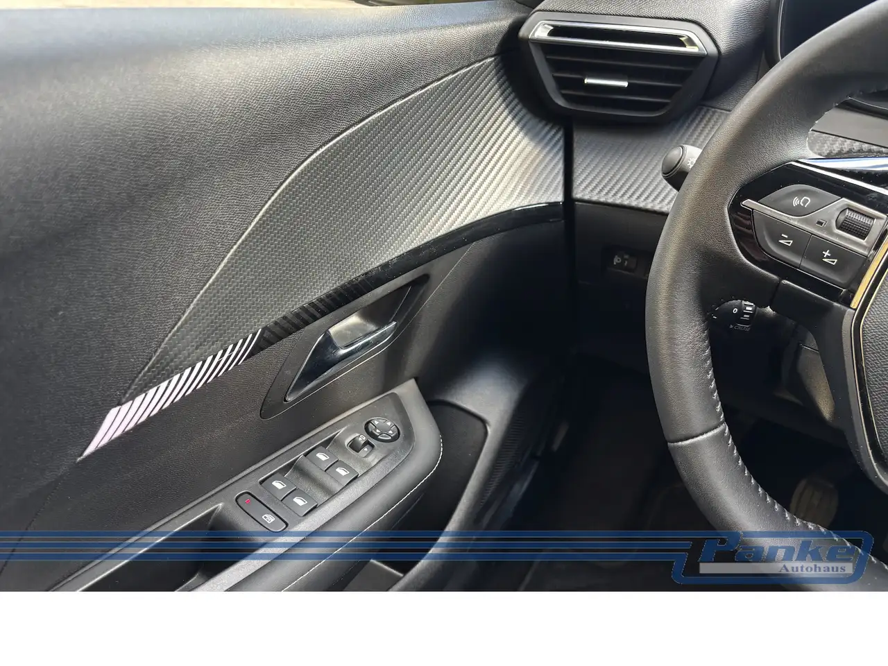 Peugeot 208 Allure 1.2*SHZ*LED*TotW*Carplay*NAV* — معرض صور السيارة 20