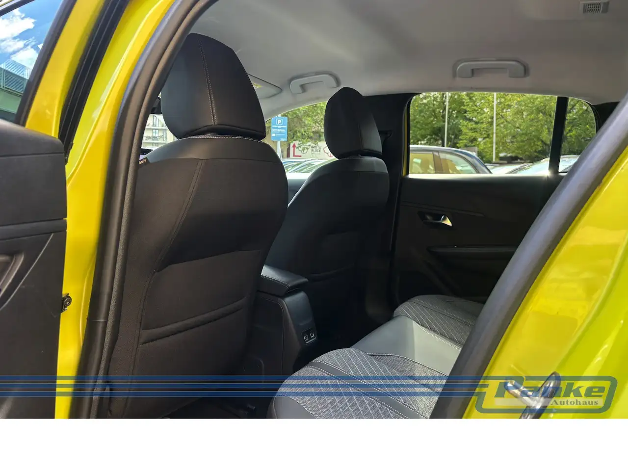 Peugeot 208 Allure 1.2*SHZ*LED*TotW*Carplay*NAV* — معرض صور السيارة 24