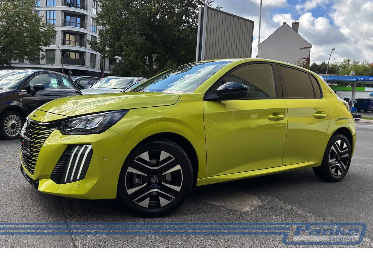 Peugeot 208 Allure 1.2*SHZ*LED*TotW*Carplay*NAV* — معرض صور السيارة 19