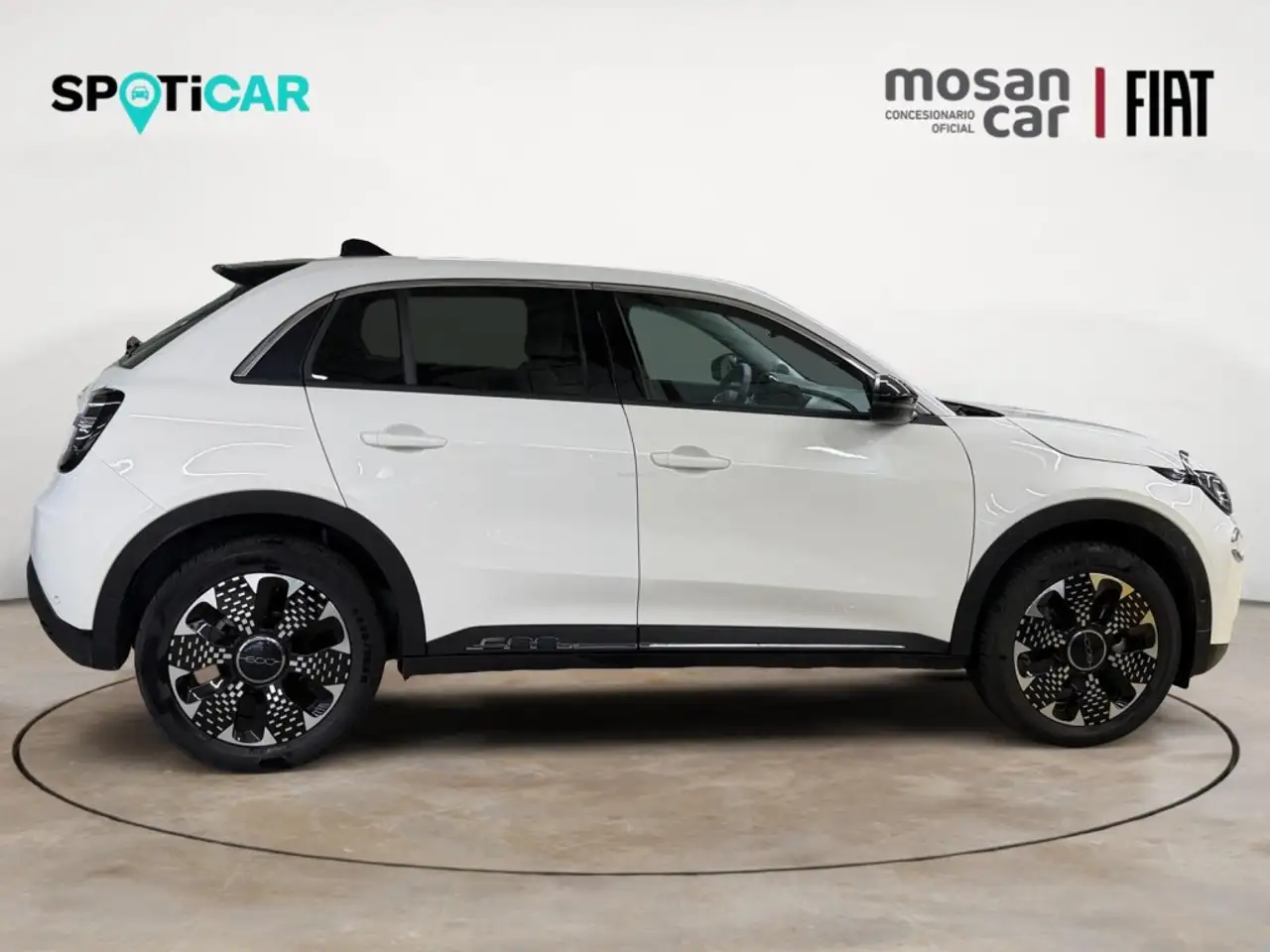 Fiat 500L 600 1.2 MHEV 100 DCT LA PRIMA GPS LL18 RADAR AV AR — Vehicle gallery 5