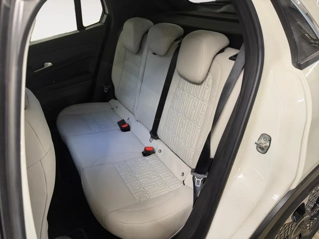 Fiat 500L 600 1.2 MHEV 100 DCT LA PRIMA GPS LL18 RADAR AV AR — Vehicle gallery 14