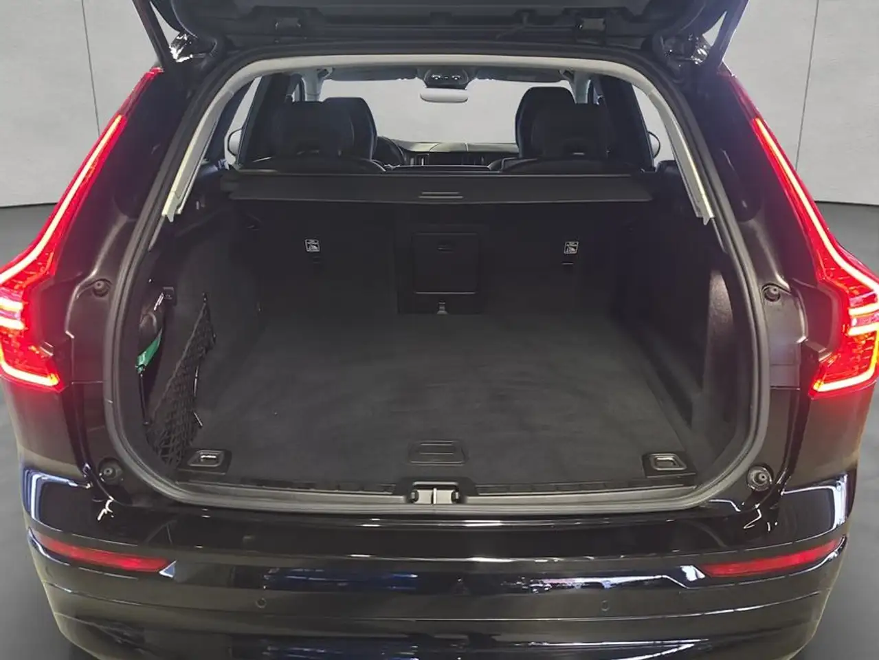 Volvo XC60 XC60 B5 B AWD Core — معرض صور السيارة 4