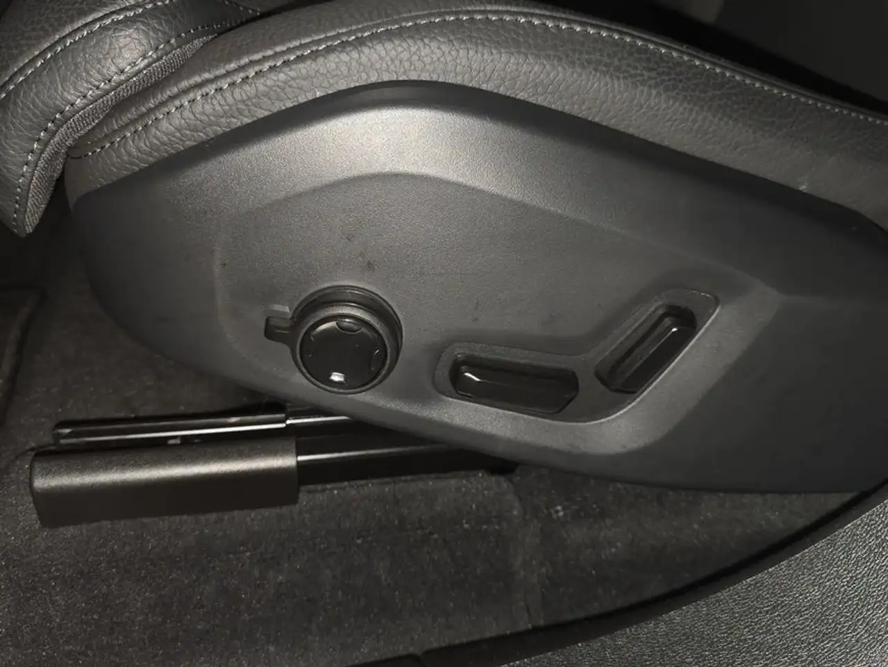 Volvo XC60 XC60 B5 B AWD Core — معرض صور السيارة 18