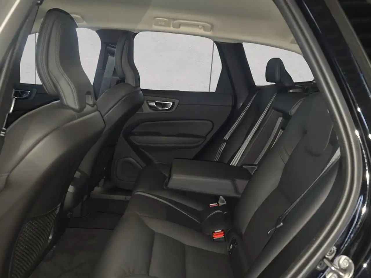 Volvo XC60 XC60 B5 B AWD Core — معرض صور السيارة 14