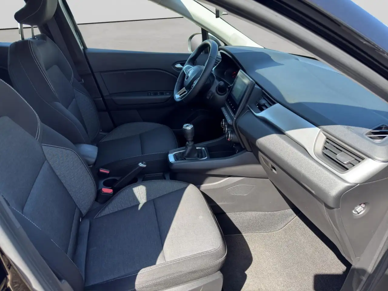 Renault Captur II Evolution TCe 90 Klima Navi Einparkhilfe — Vehicle gallery 17