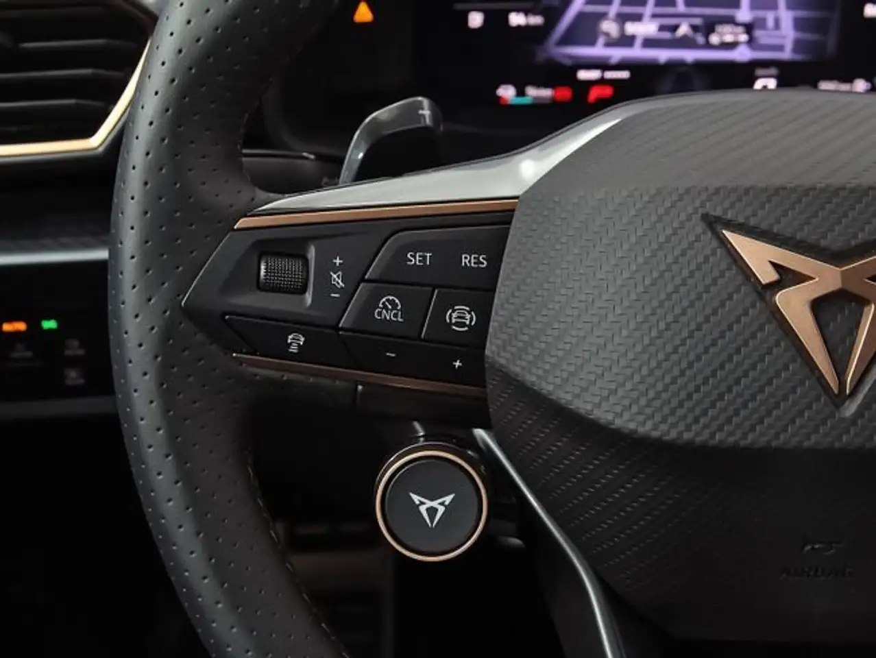 CUPRA Formentor 1.5 e-Hybrid 200 VZ DSG — Vehicle gallery 19