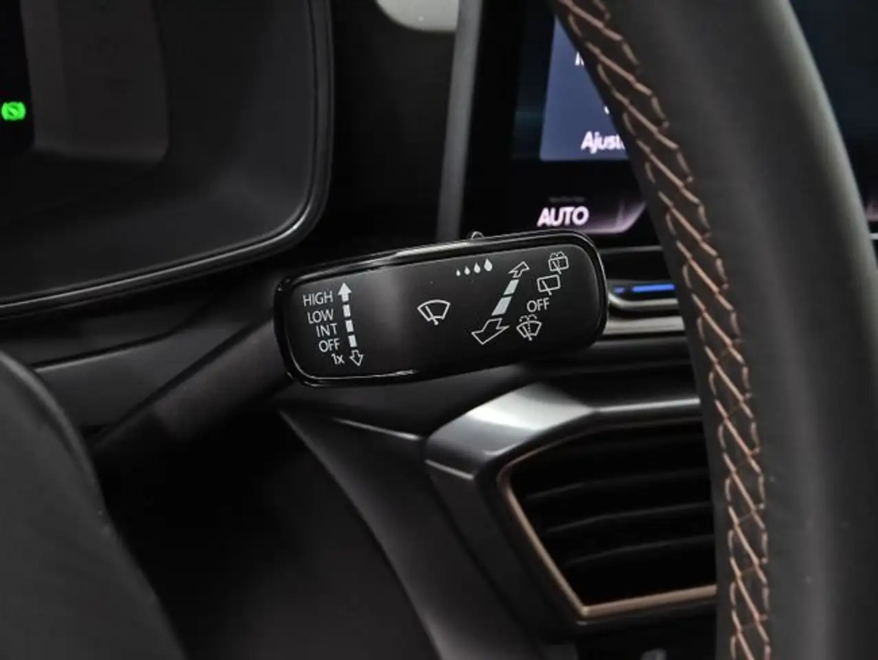 CUPRA Formentor 1.5 e-Hybrid 200 VZ DSG — Vehicle gallery 18
