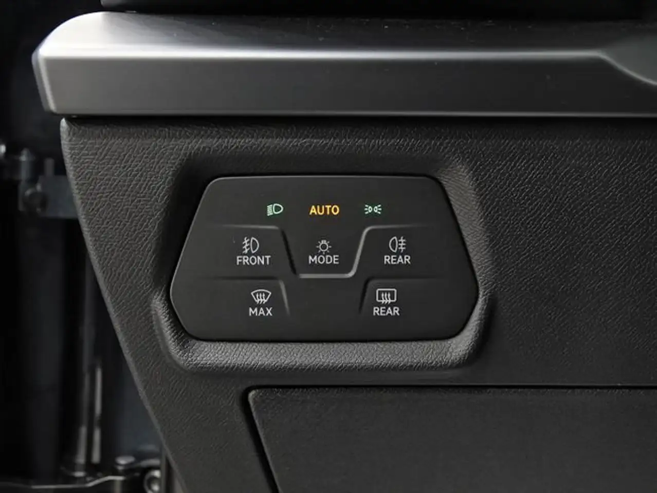 CUPRA Formentor 1.5 e-Hybrid 200 VZ DSG — Vehicle gallery 15