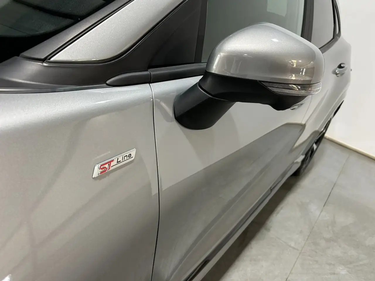 Ford Puma 1.0 EcoBoost 92KW 125 CV ST-Line Mhev AUTO — معرض صور السيارة 6