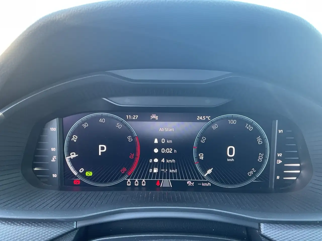 Skoda Scala 1.0 TSI DSG LED AHK Winterp. Shz. Tempom. — معرض صور السيارة 16