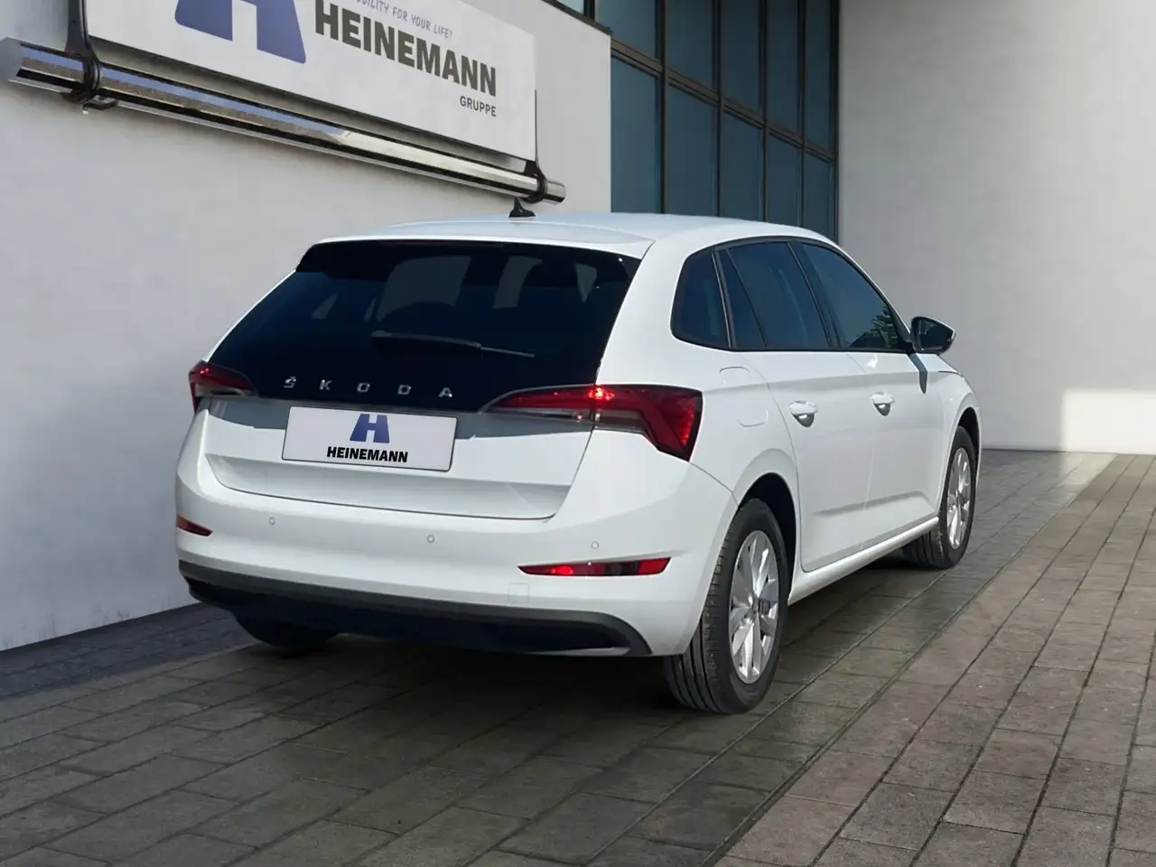 Skoda Scala 1.0 TSI DSG LED AHK Winterp. Shz. Tempom. — معرض صور السيارة 5