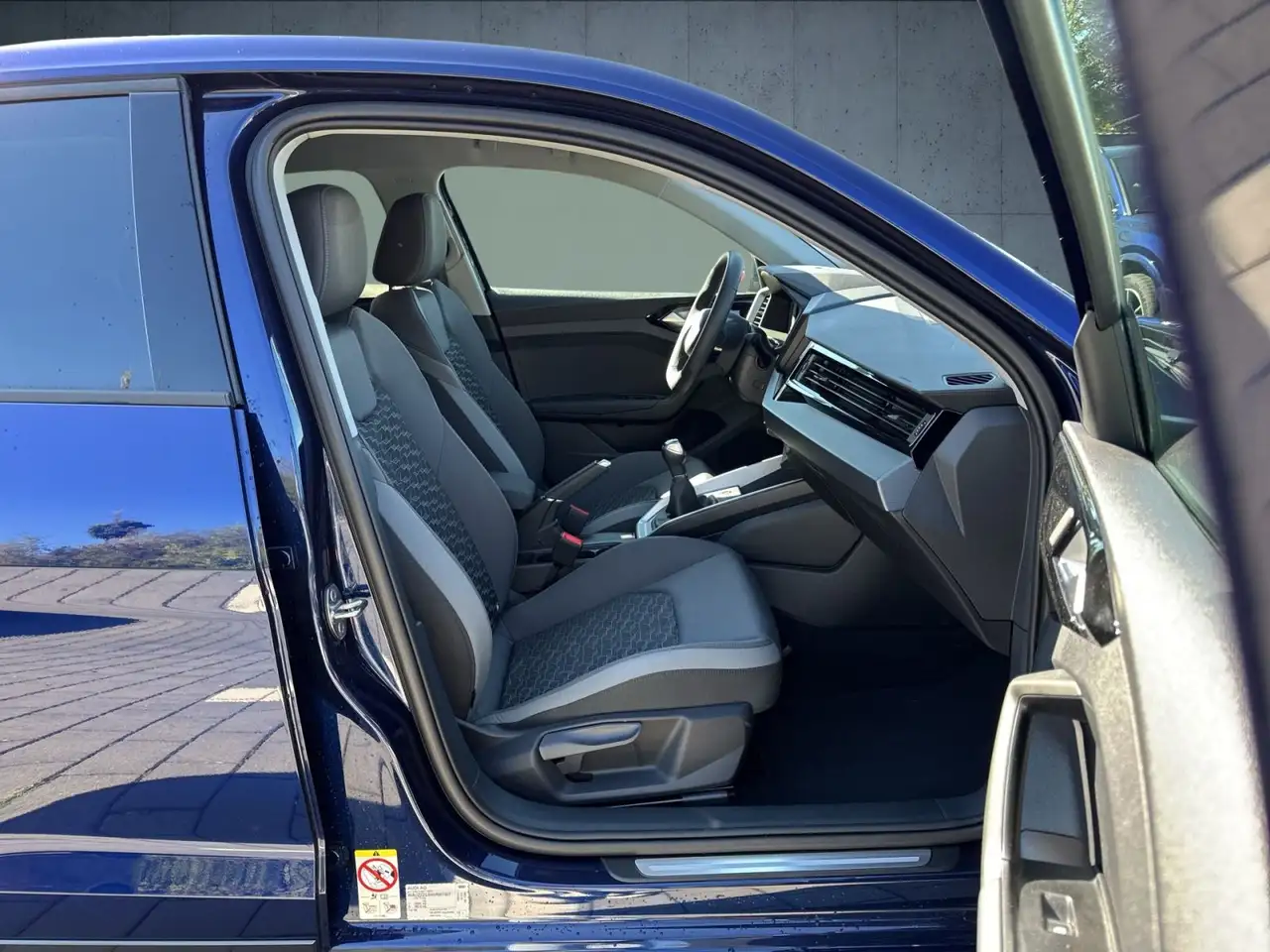 Audi A1 30 TFSI LED/MMI/ASI/PBox/EPH/sound/ — Vehicle gallery 16