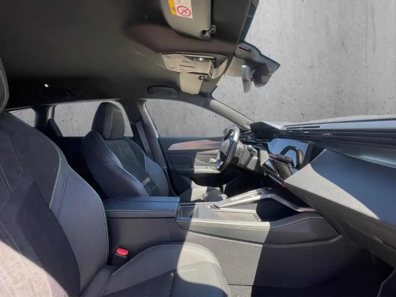 Peugeot 308 SW GT PureTech 130 EAT8 Navi Digitales Cockpit Mem — Galería del vehículo 13