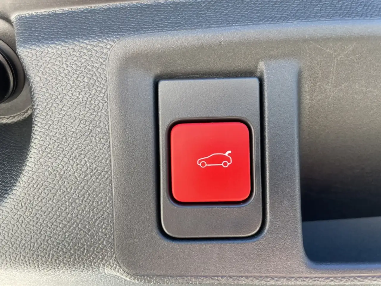 Peugeot 308 SW GT PureTech 130 EAT8 Navi Digitales Cockpit Mem — Galería del vehículo 22