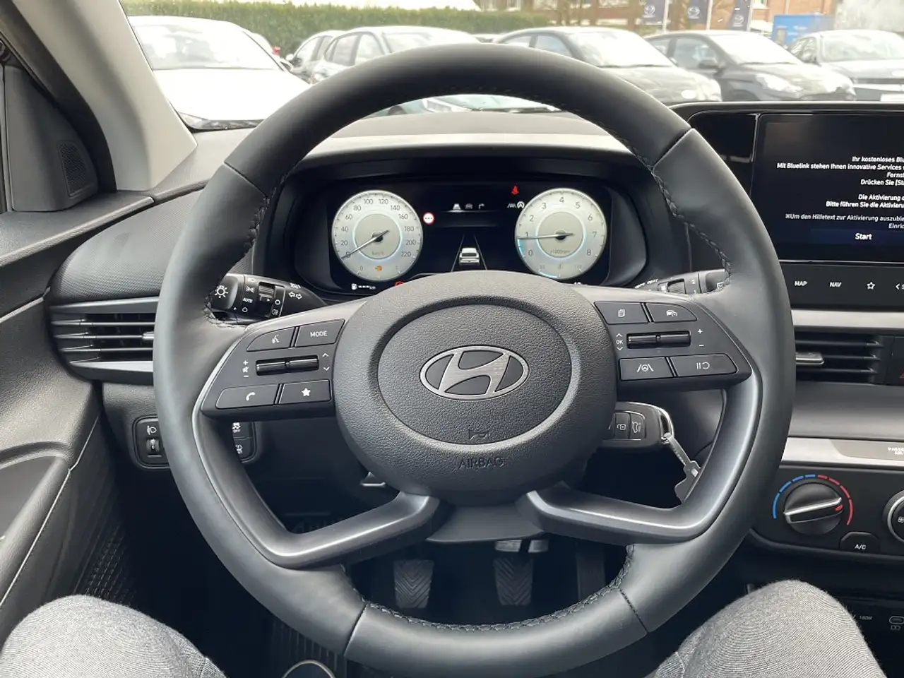 Hyundai i20 1.0 TREND; Lichtpaket; Bose — Vehicle gallery 9