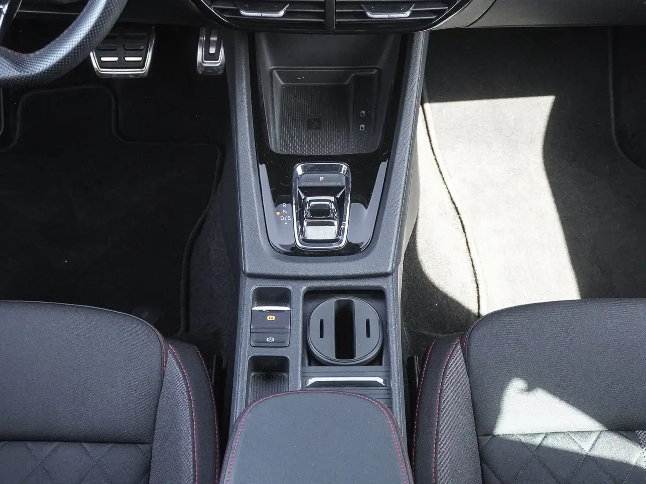 Skoda Octavia Combi RS 2.0 TSI DSG MATRIX AHK NAVI ACC — Galerie du véhicule 14