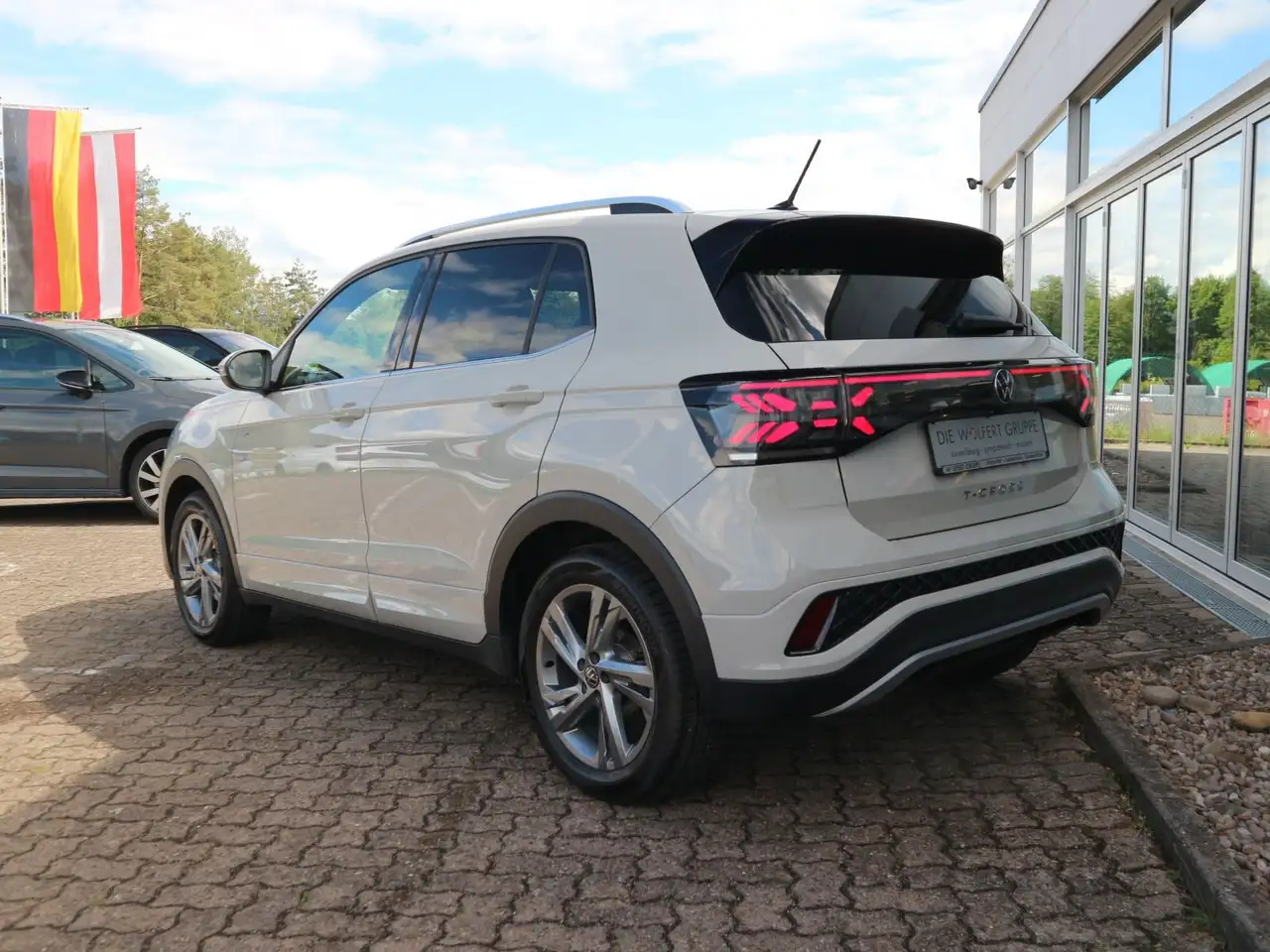 Volkswagen T-Cross R-Line 1.0 TSI DSG RFK MATRIX NAVI CARPL — معرض صور السيارة 5