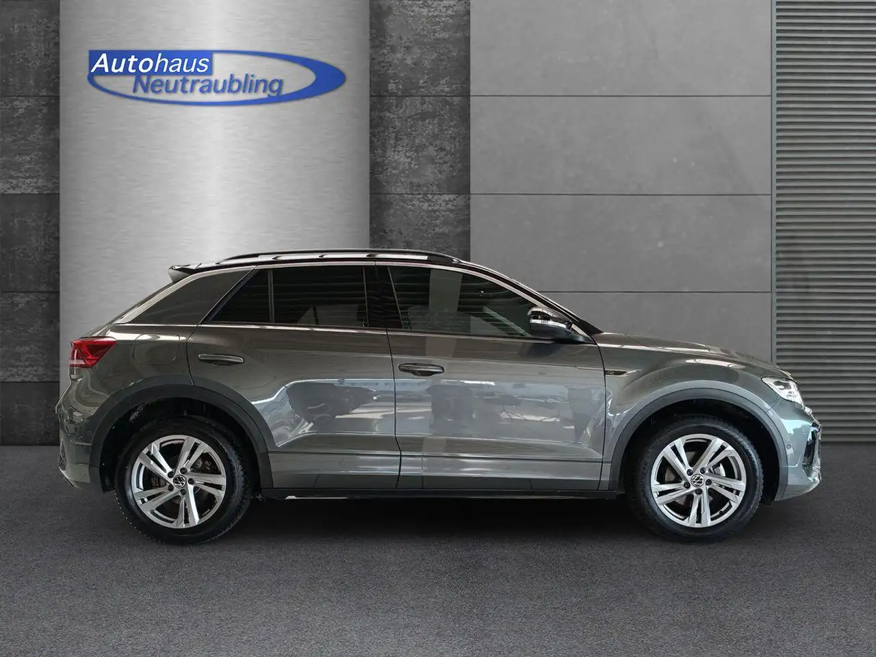 Volkswagen T-Roc 1.5 TSI "R-LINE" 150 PS DSG+NAVI+SHZ+AHK — Vehicle gallery 7