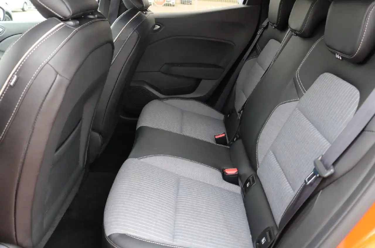 Renault Clio TCe 90-KAMERA-KLIMAAUTOMATIK-WINTERPAKET — Vehicle gallery 6
