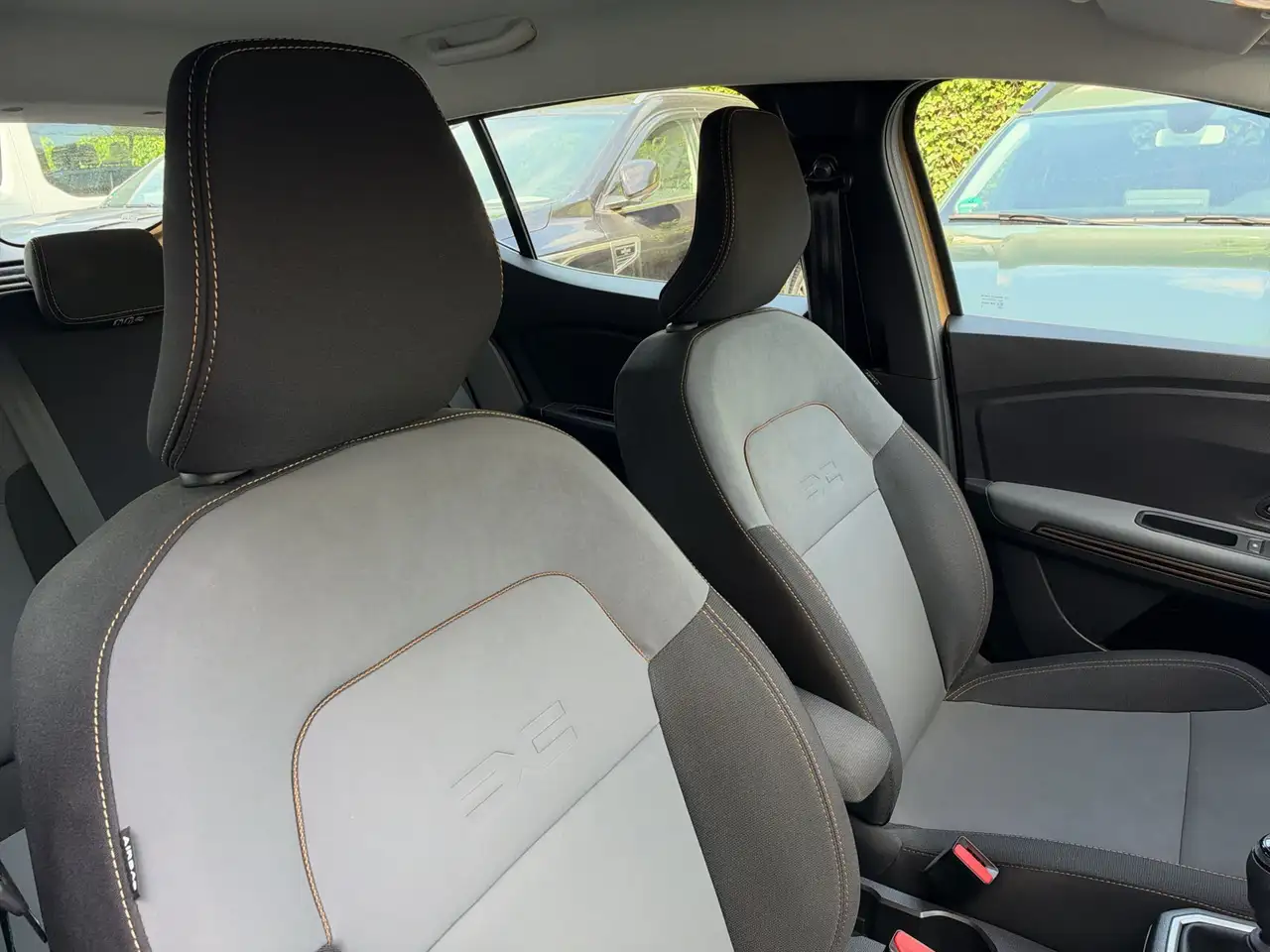Dacia Sandero Stepway Extreme + TCe 110 Navi PDC — معرض صور السيارة 13