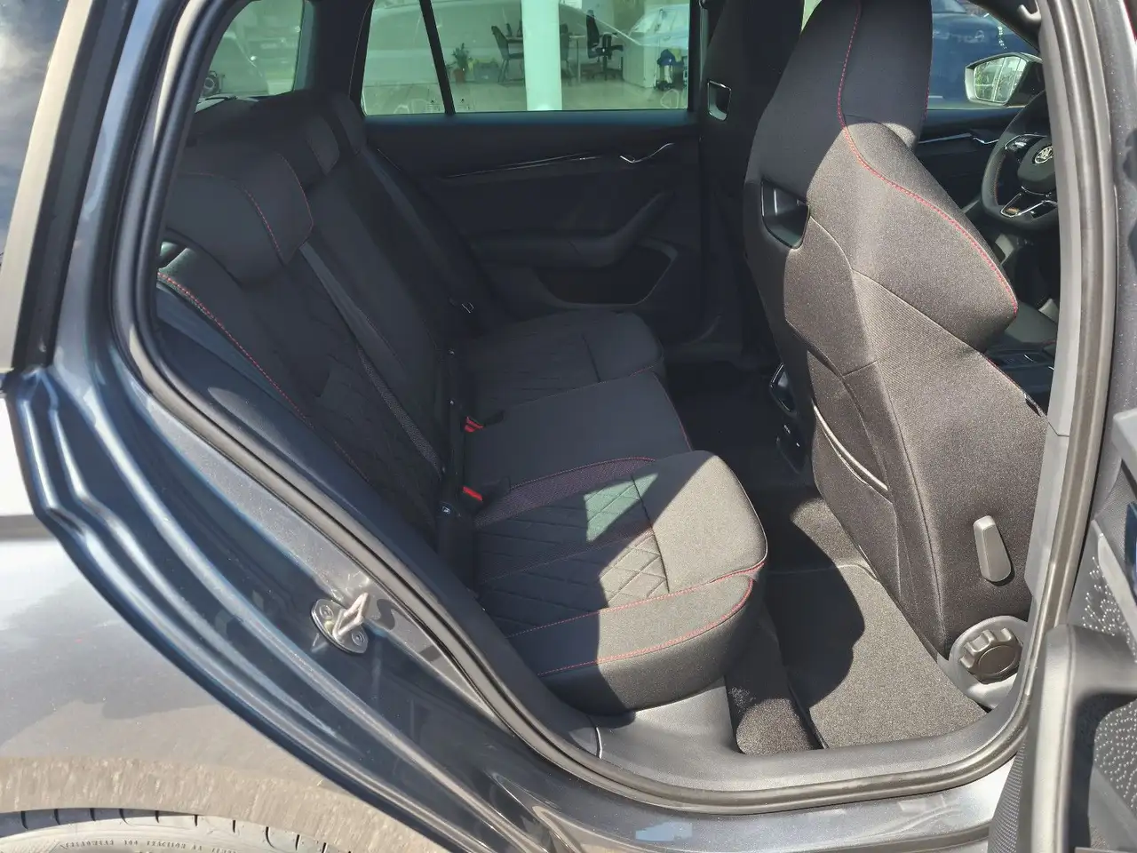 Skoda Octavia Combi RS Pano/DSG/EL.HK/AHK — Vehicle gallery 9