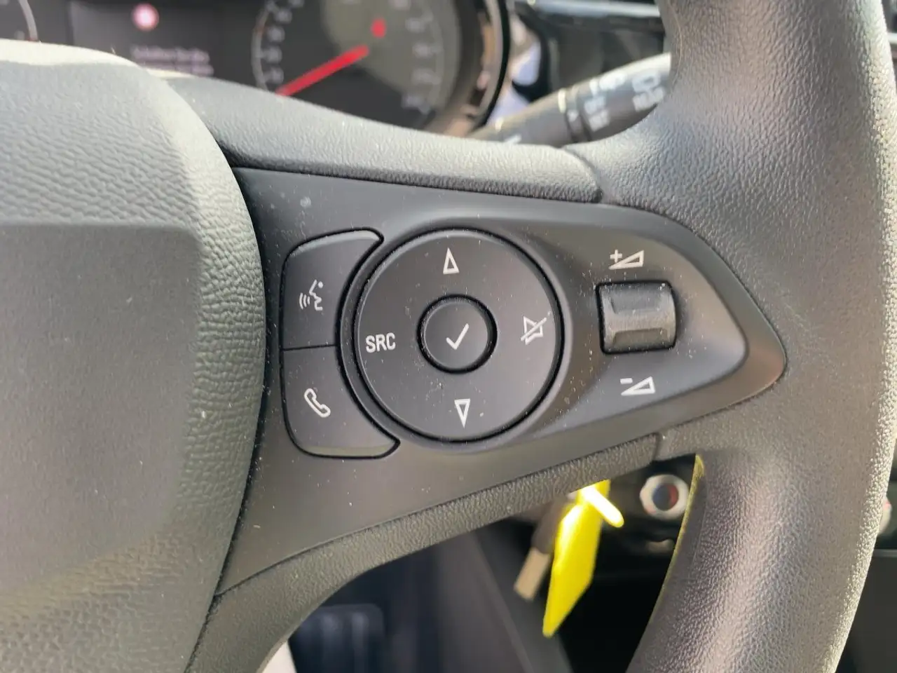 Opel Corsa F 1.2 — Vehicle gallery 18