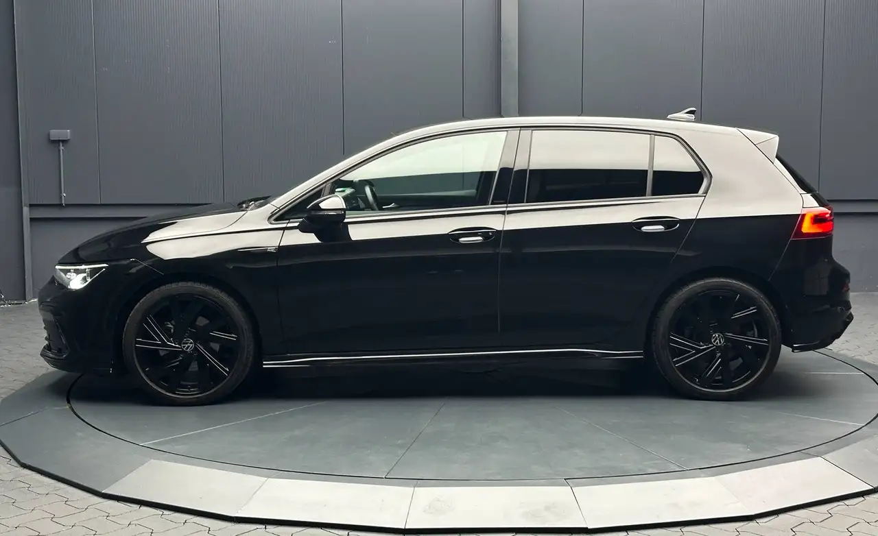 Volkswagen Golf Lim. 1.5 eTSI R-Line/Black Style*18Zoll*H&K*Matrix*Kamera* — Vehicle gallery 2