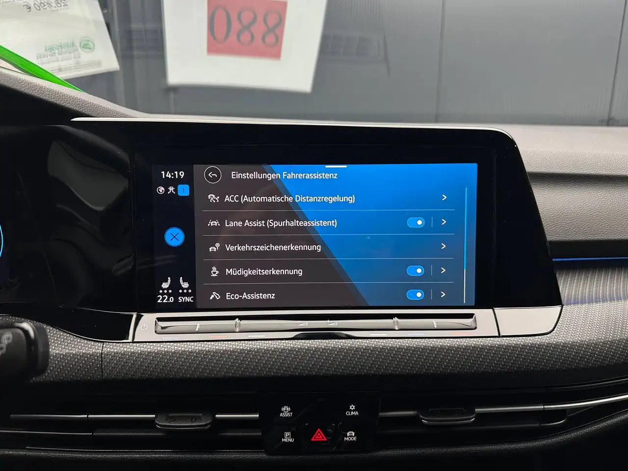 Volkswagen Golf Lim. 1.5 eTSI R-Line/Black Style*18Zoll*H&K*Matrix*Kamera* — Vehicle gallery 24