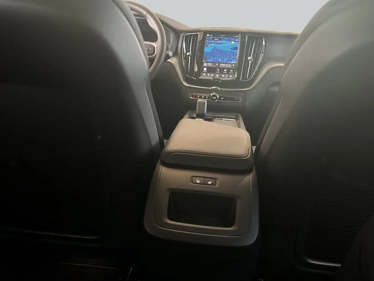 Volvo XC60 XC60 B5 AWD Aut BLIS Pilot Voll-LED H&K 19'' 1.Han — Vehicle gallery 14